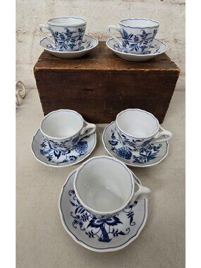 5 Vintage Blue Danube Blue Onion Porcelain Tea Cup & Saucer Scalloped Edge